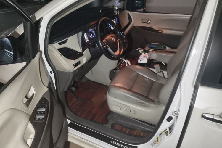 Used Toyota SIENNA  Driver Seat