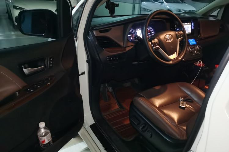 Used Toyota SIENNA  Driver Seat