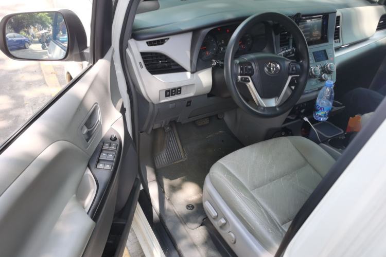 Used Toyota SIENNA  Driver Seat