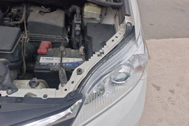 Used Toyota SIENNA  Engine Bay Left
