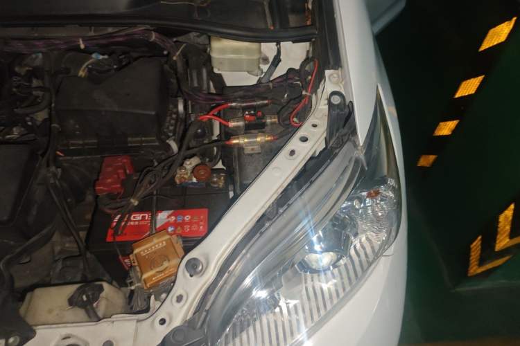Used Toyota SIENNA  Engine Bay Left