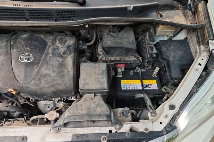 Used Toyota SIENNA  Engine Bay Left