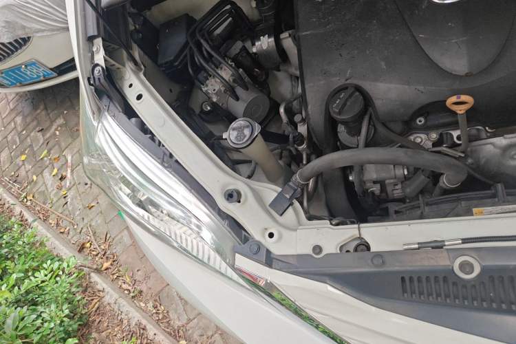 Used Toyota SIENNA  Engine Bay Right