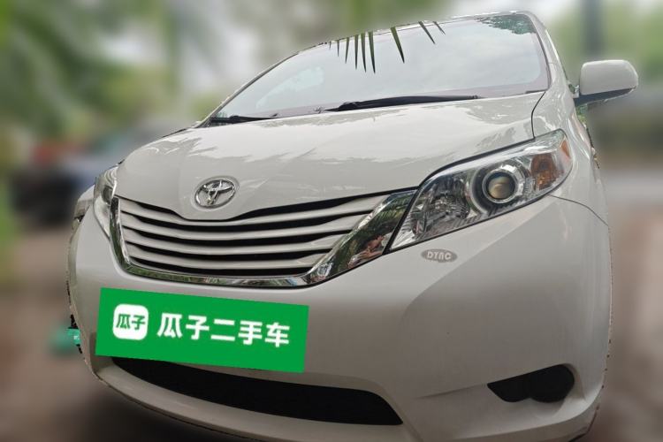 Used Toyota SIENNA  Front