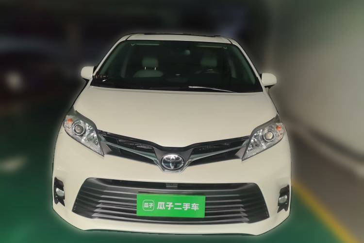 Used Toyota SIENNA 2017 3.5L Four-Wheel Drive XLE 7-Seater U.S. Specification Front