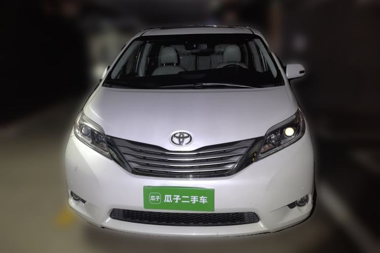 Used Toyota SIENNA  Front