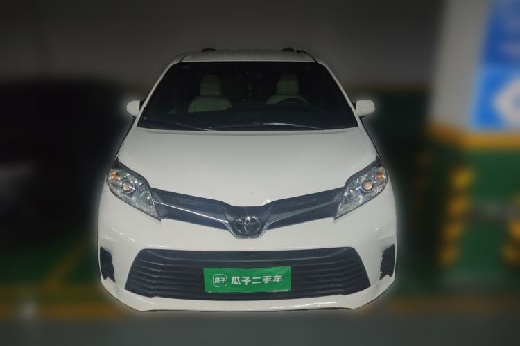 Used Toyota SIENNA  Front