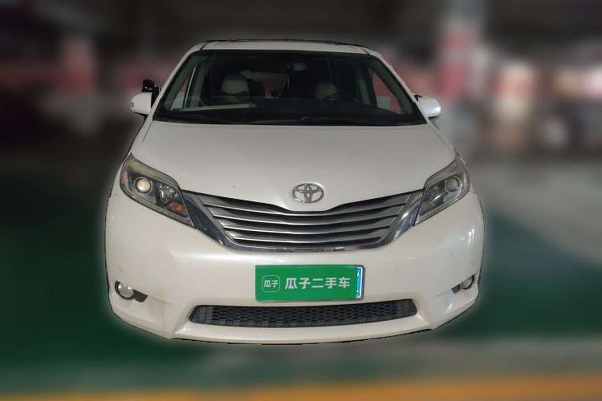 Used Toyota SIENNA  Front
