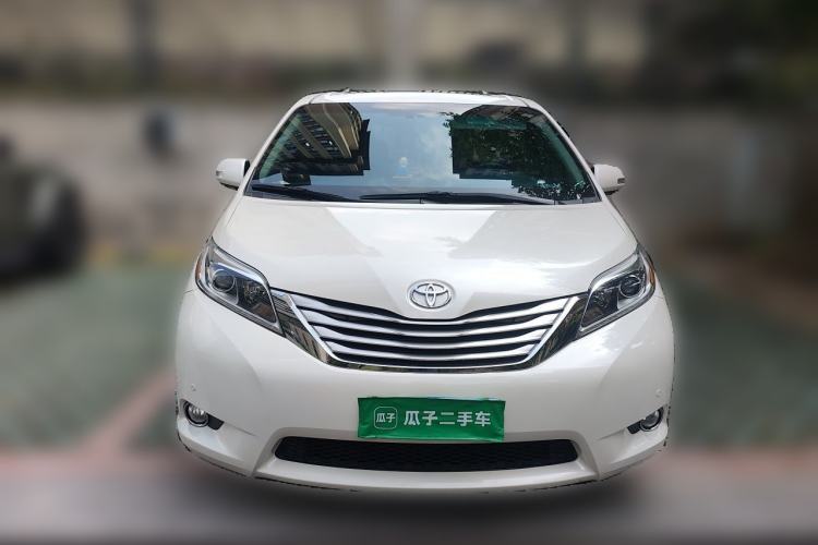 Used Toyota SIENNA 2017 3.5L Four-Wheel Drive Limited 7-Seater Canadian Version Front