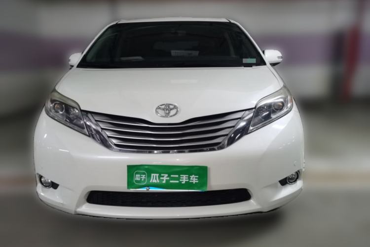 Used Toyota SIENNA  Front