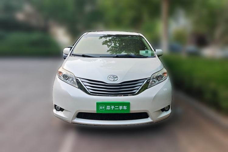 Used Toyota SIENNA  Front