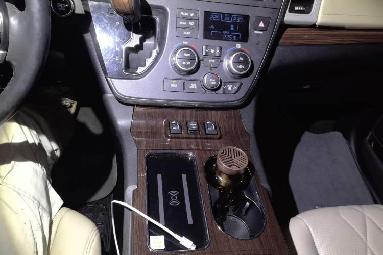 Used Toyota SIENNA  Gear Lever