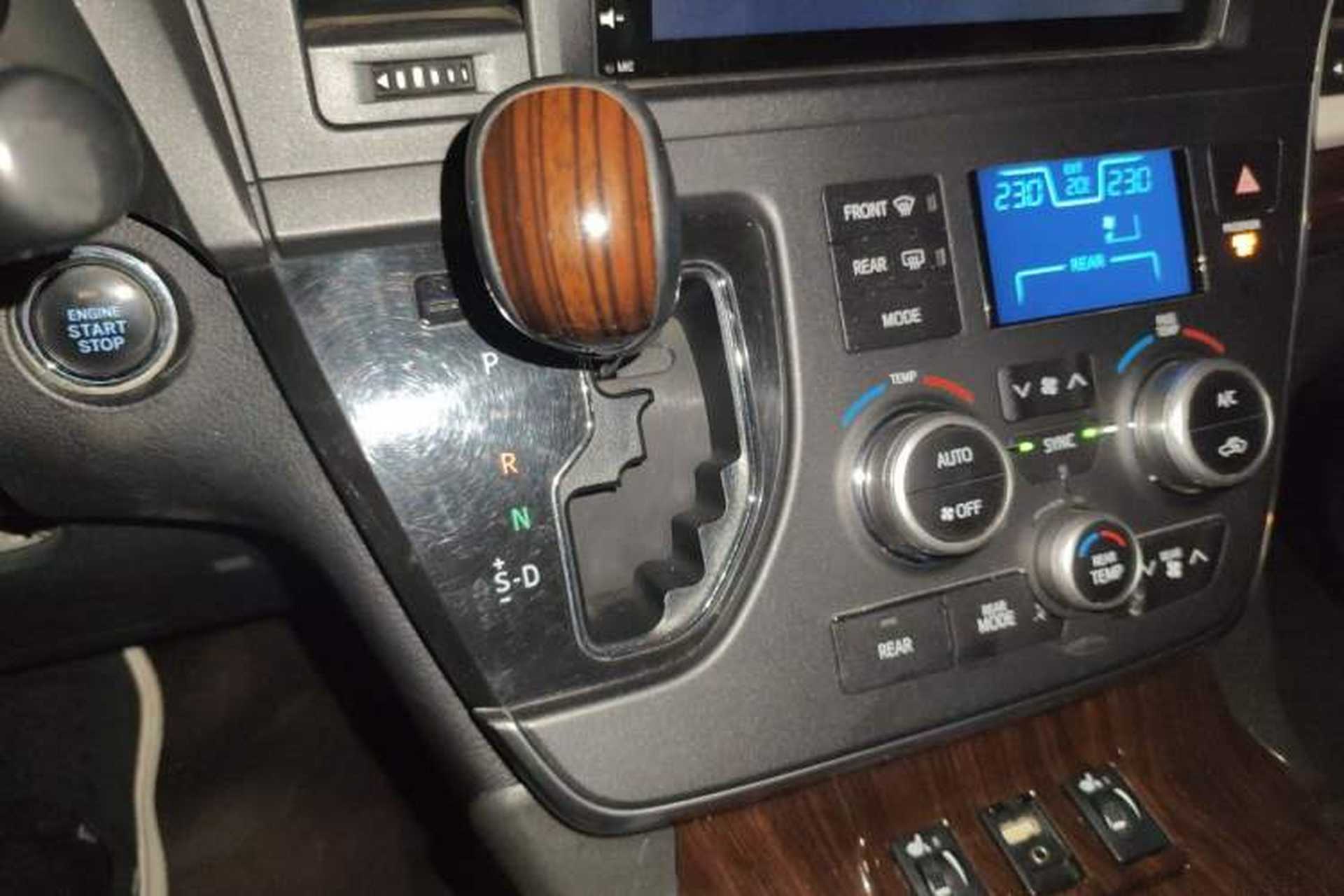 Used Toyota SIENNA  Gear Lever