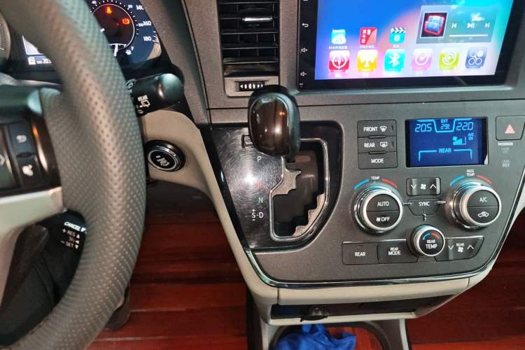 Used Toyota SIENNA  Gear Lever