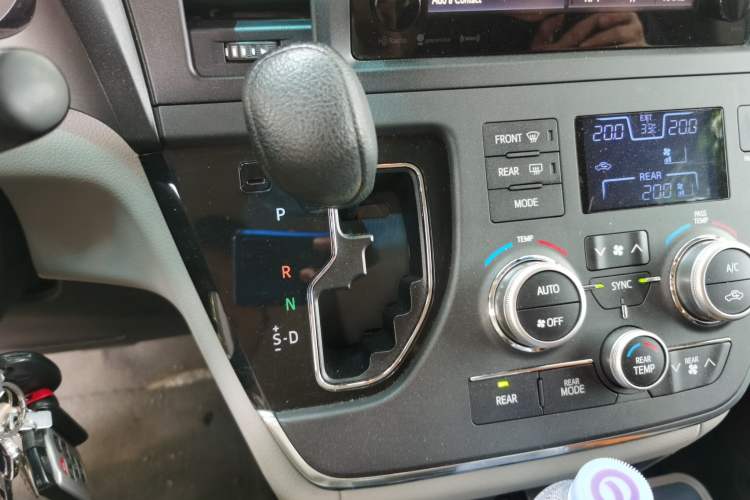 Used Toyota SIENNA  Gear Lever
