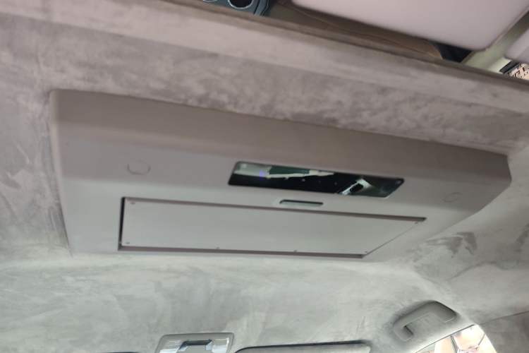 Used Toyota SIENNA 2017 3.5L Four-Wheel Drive LE Trim 7 Seats – U.S. Specification Headliner