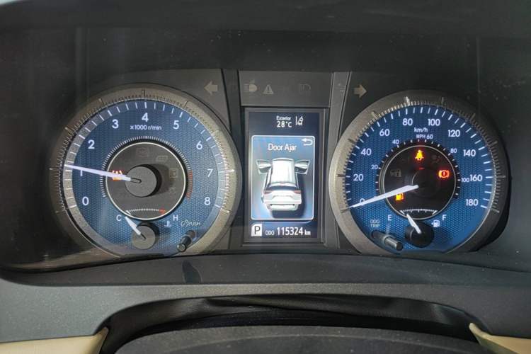 Used Toyota SIENNA 2017 3.5L Four-Wheel Drive LE Trim 7 Seats – U.S. Specification Instrument Cluster