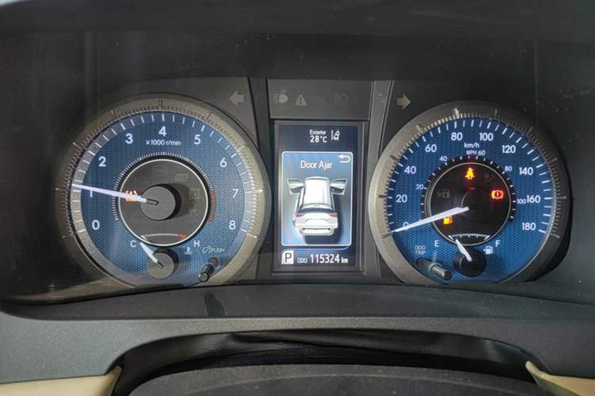 Used Toyota SIENNA 2017 3.5L Four-Wheel Drive LE Trim 7 Seats – U.S. Specification Instrument Cluster
