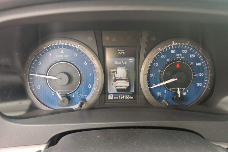 Used Toyota SIENNA  Instrument Cluster