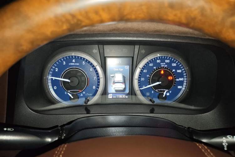 Used Toyota SIENNA  Instrument Cluster