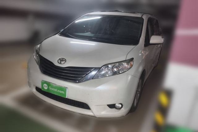 Used Toyota SIENNA 2015, 3.5L, automatic, two‑wheel drive, 7 seats