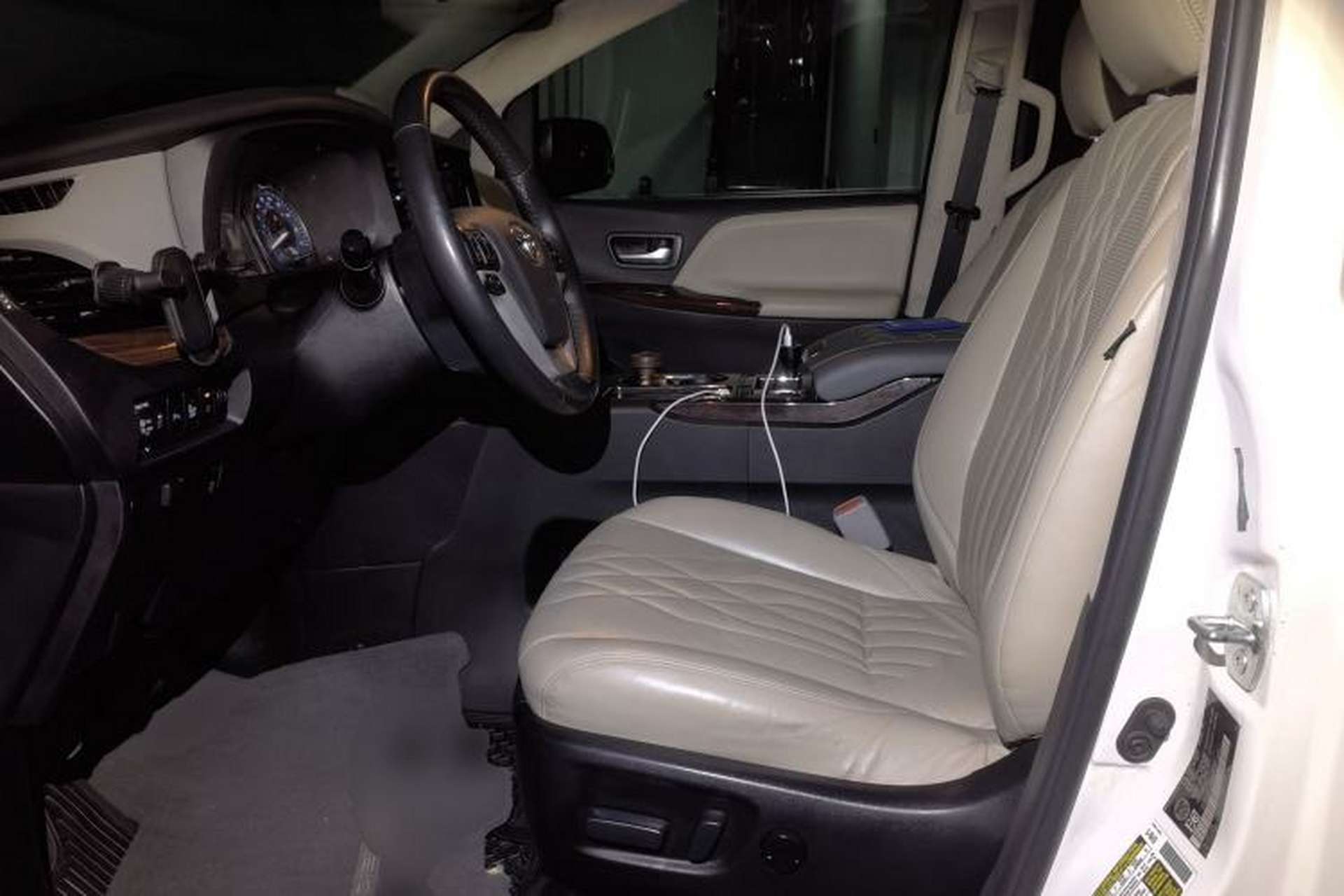 Used Toyota SIENNA  Left Front Seat