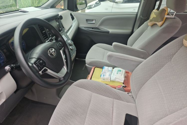 Used Toyota SIENNA  Left Front Seat