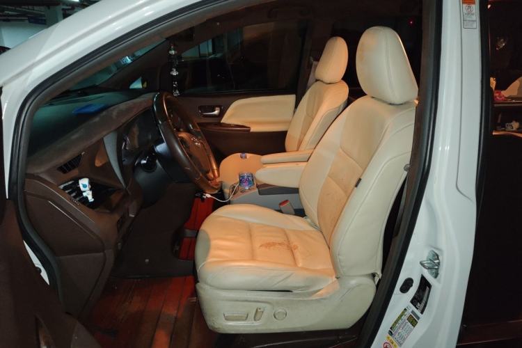 Used Toyota SIENNA  Left Front Seat