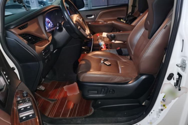 Used Toyota SIENNA  Left Front Seat