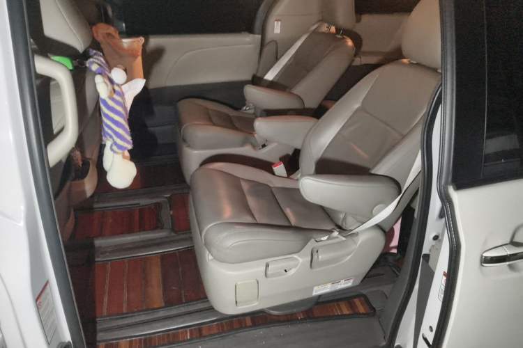 Used Toyota SIENNA  Left Rear Seat