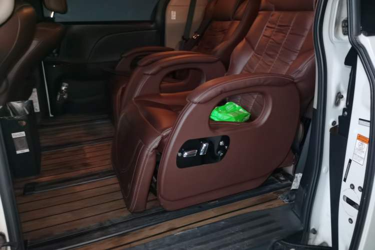 Used Toyota SIENNA  Left Rear Seat