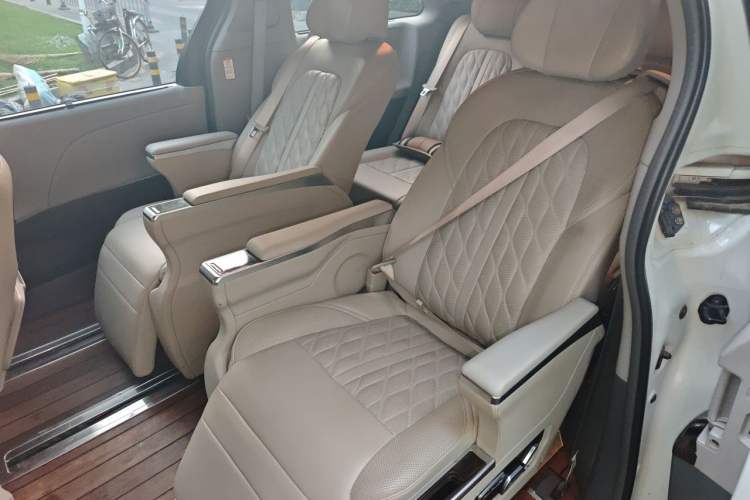Used Toyota SIENNA  Left Rear Seat