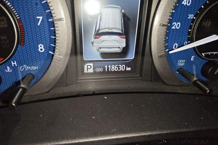 Used Toyota SIENNA  Odometer Close Up
