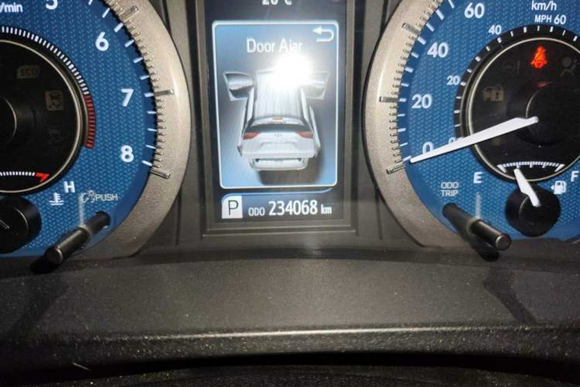 Used Toyota SIENNA  Odometer Close Up
