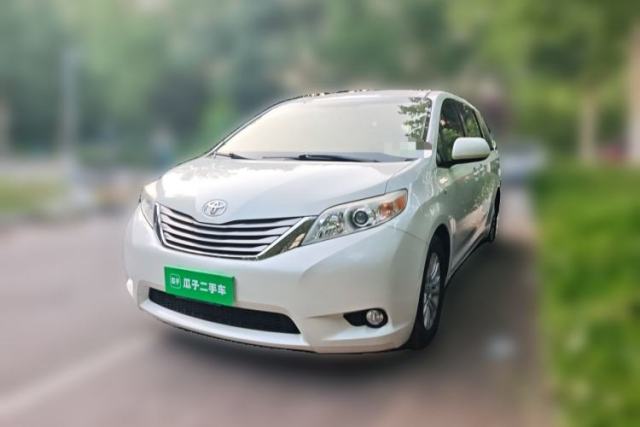 Used Toyota SIENNA 