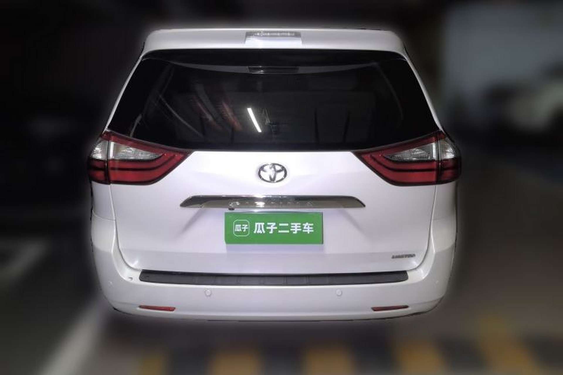 Used Toyota SIENNA  Rear