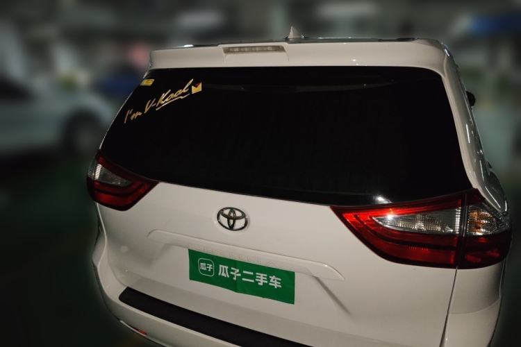 Used Toyota SIENNA  Rear