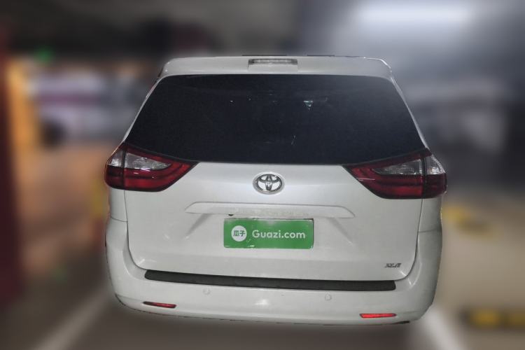Used Toyota SIENNA  Rear