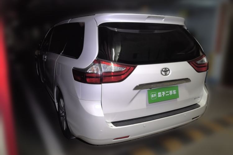 Used Toyota SIENNA  Rear Left 45 Deg