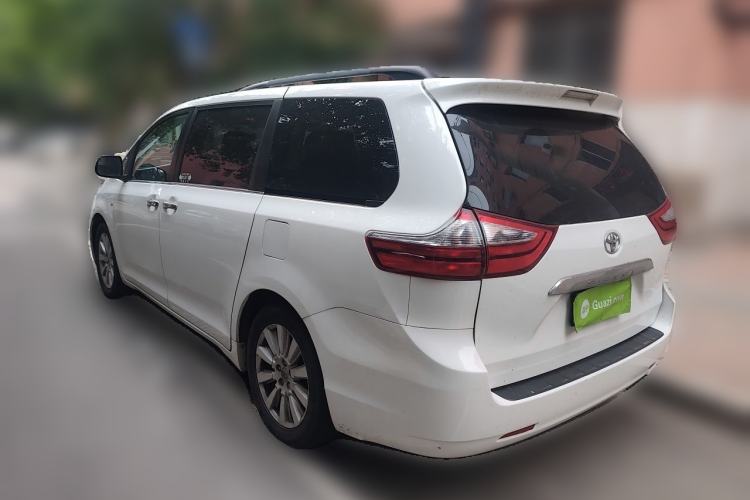 Used Toyota SIENNA 2017 3.5L Four-Wheel Drive LE Trim 7 Seats – U.S. Specification Rear Left 45 Deg
