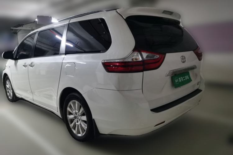 Used Toyota SIENNA  Rear Left 45 Deg