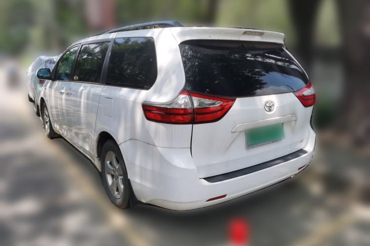 Used Toyota SIENNA  Rear Left 45 Deg