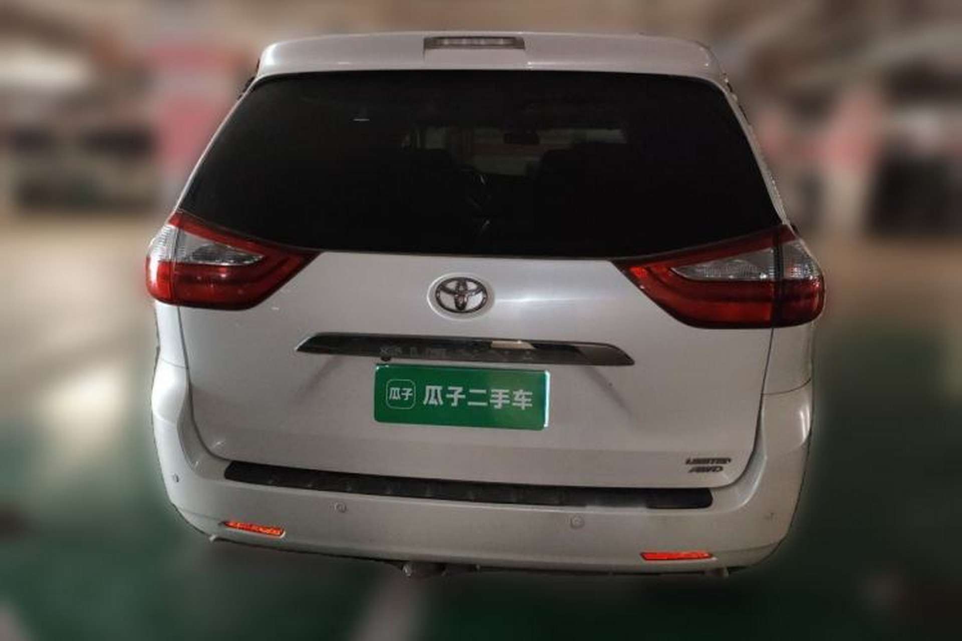 Used Toyota SIENNA  Rear