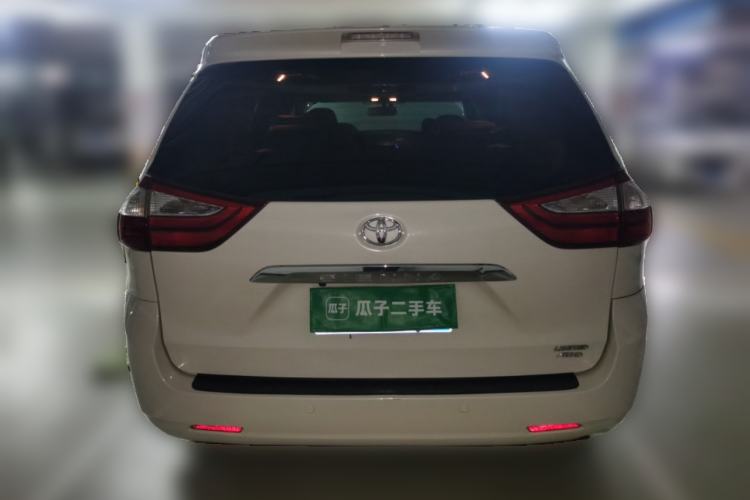 Used Toyota SIENNA  Rear