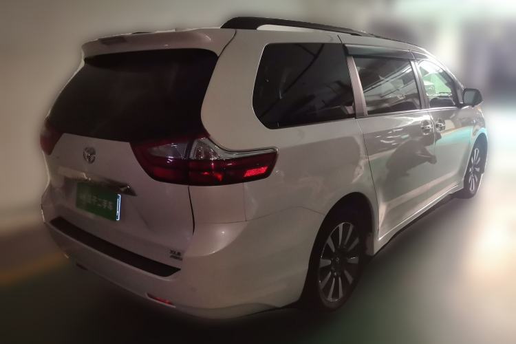 Used Toyota SIENNA 2017 3.5L Four-Wheel Drive XLE 7-Seater U.S. Specification Rear Right 45 Deg