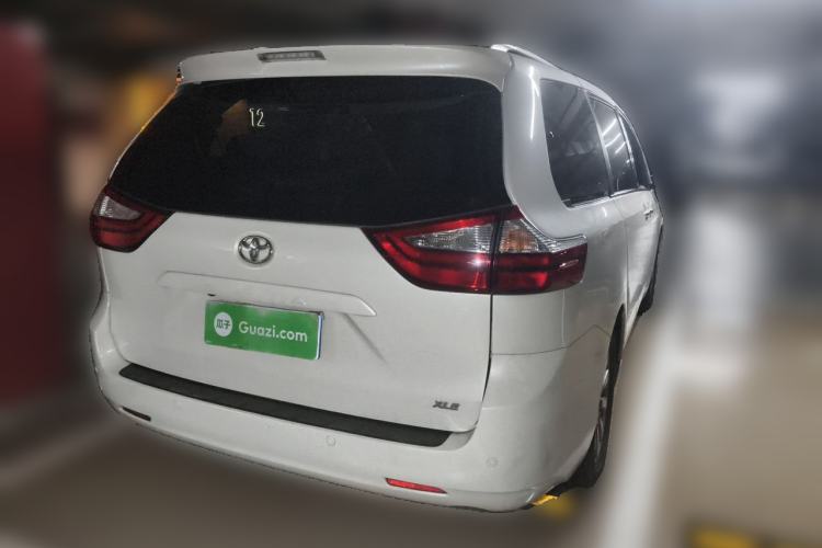 Used Toyota SIENNA  Rear Right 45 Deg