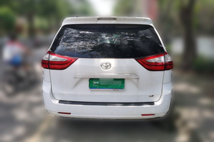 Used Toyota SIENNA  Rear