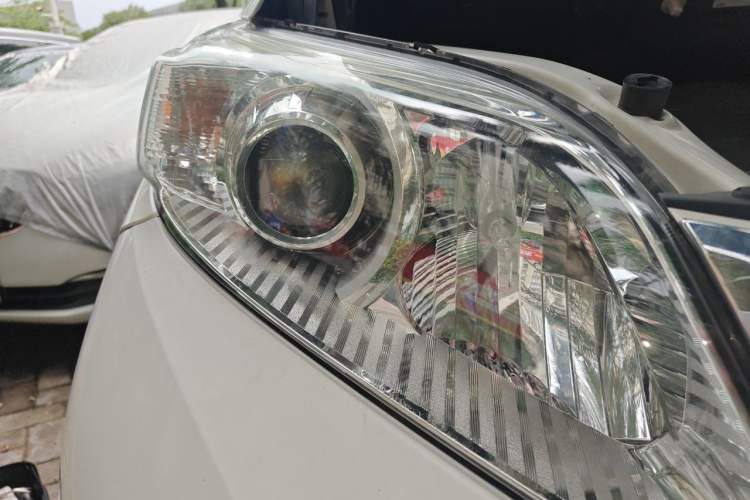 Used Toyota SIENNA  Right Front Headlight