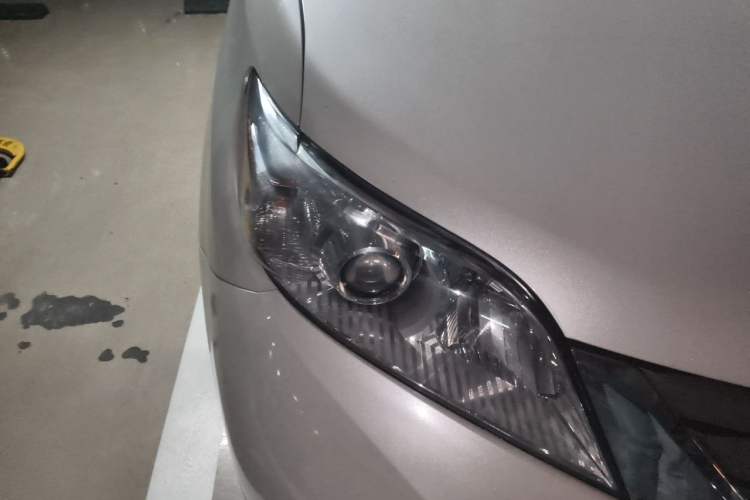 Used Toyota SIENNA  Right Front Headlight