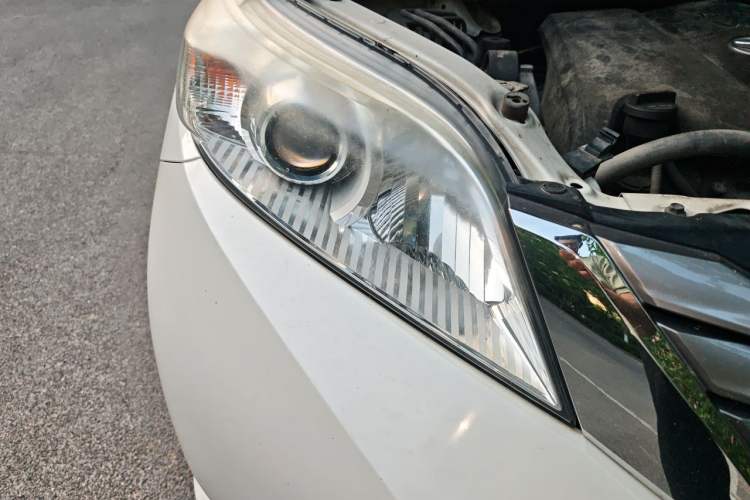 Used Toyota SIENNA  Right Front Headlight